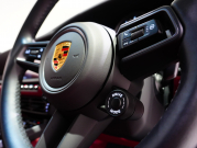 ポルシェ 911(Type992) ｶﾚﾗS ｽﾎﾟｰﾂｸﾛﾉPKG　正規D車 右H ｴﾝﾄﾘｰD ﾌﾙﾚｻﾞｰﾂｰﾄﾝｲﾝﾃﾘｱ 赤革 純正PCMﾅﾋﾞ CarPlay ｱｸﾃｨﾌﾞｾｰﾌﾃｨ ｻﾗｳﾝﾄﾞｶﾒﾗ ｶﾚﾗｸﾗｼｯｸ20/21AW　2年保証