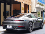 ポルシェ 911(Type992) ｶﾚﾗS ｽﾎﾟｰﾂｸﾛﾉPKG　正規D車 右H ｴﾝﾄﾘｰD ﾌﾙﾚｻﾞｰﾂｰﾄﾝｲﾝﾃﾘｱ 赤革 純正PCMﾅﾋﾞ CarPlay ｱｸﾃｨﾌﾞｾｰﾌﾃｨ ｻﾗｳﾝﾄﾞｶﾒﾗ ｶﾚﾗｸﾗｼｯｸ20/21AW　2年保証