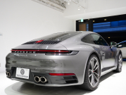 ポルシェ 911(Type992) ｶﾚﾗS ｽﾎﾟｰﾂｸﾛﾉPKG　正規D車 右H ｴﾝﾄﾘｰD ﾌﾙﾚｻﾞｰﾂｰﾄﾝｲﾝﾃﾘｱ 赤革 純正PCMﾅﾋﾞ CarPlay ｱｸﾃｨﾌﾞｾｰﾌﾃｨ ｻﾗｳﾝﾄﾞｶﾒﾗ ｶﾚﾗｸﾗｼｯｸ20/21AW　2年保証