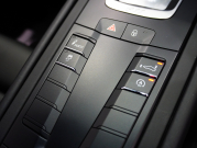 ポルシェ 911(Type991.2) ﾀｰﾎﾞS ｽﾎﾟｰﾂｸﾛﾉPKG　MY17 ｴﾝﾄﾘ‐D ﾚｻﾞｰｲﾝﾃﾘｱ 黒革 PCMﾅﾋﾞ Carplay PCCB ﾌﾞﾙﾒｽﾀｰS 　2年保証付