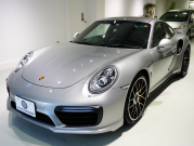 ポルシェ 911(Type991.2) ﾀｰﾎﾞS ｽﾎﾟｰﾂｸﾛﾉPKG　MY17 ｴﾝﾄﾘ‐D ﾚｻﾞｰｲﾝﾃﾘｱ 黒革 PCMﾅﾋﾞ Carplay PCCB ﾌﾞﾙﾒｽﾀｰS 　2年保証付