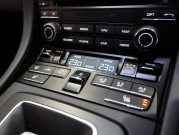 ポルシェ 911(Type991.2) ﾀｰﾎﾞS ｽﾎﾟｰﾂｸﾛﾉPKG　MY17 ｴﾝﾄﾘ‐D ﾚｻﾞｰｲﾝﾃﾘｱ 黒革 PCMﾅﾋﾞ Carplay PCCB ﾌﾞﾙﾒｽﾀｰS 　2年保証付