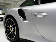 ポルシェ 911(Type991.2) ﾀｰﾎﾞS ｽﾎﾟｰﾂｸﾛﾉPKG　MY17 ｴﾝﾄﾘ‐D ﾚｻﾞｰｲﾝﾃﾘｱ 黒革 PCMﾅﾋﾞ Carplay PCCB ﾌﾞﾙﾒｽﾀｰS 　2年保証付