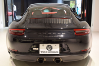 ポルシェ 911(Type991.2) カレラGTS スポーツクロノPKG 1オーナー 正規D車 エントリーD フルレザーインテリア ボルドーレッド&ブラックレザー ベンチレーター PCMナビ Bカメラ 20AW 2年保証