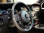 ロールスロイス カリナン 6.75 4WD Black Badge　正規D車 左H Starlight Headliner ACC 黒革 ｼｰﾄﾋｰﾀｰ&ﾍﾞﾝﾁﾚｰﾀｰ 純正HDDﾅﾋﾞTV 360ｶﾒﾗ RR刺繍 ﾗﾑｳｰﾙﾌﾛｱﾏｯﾄ 専用22ｲﾝﾁAW