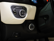 フェラーリ カリフォルニアT F1 DCT　正規D車 左H 希少OPｶﾗｰ ﾎﾜｲﾄﾚｻﾞｰ&ﾌﾞﾗｯｸｽﾃｯﾁ 純正ﾅﾋﾞ ｶｰﾎﾞﾝLEDｽﾃｱ ｽﾎﾟｰﾂｴｷｿﾞｰｽﾄ Bｶﾒﾗ 電格ﾐﾗｰ OP鍛造20AW