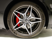 フェラーリ カリフォルニアT F1 DCT　正規D車 左H 希少OPｶﾗｰ ﾎﾜｲﾄﾚｻﾞｰ&ﾌﾞﾗｯｸｽﾃｯﾁ 純正ﾅﾋﾞ ｶｰﾎﾞﾝLEDｽﾃｱ ｽﾎﾟｰﾂｴｷｿﾞｰｽﾄ Bｶﾒﾗ 電格ﾐﾗｰ OP鍛造20AW